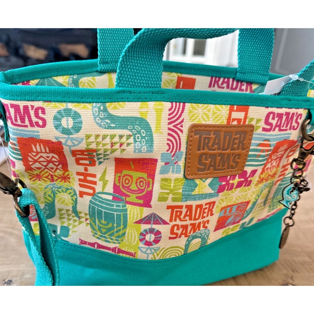 2026 Disney Parks Trader Sam's Tote Bag Full Zip & Strap Keychain Tiki Fish